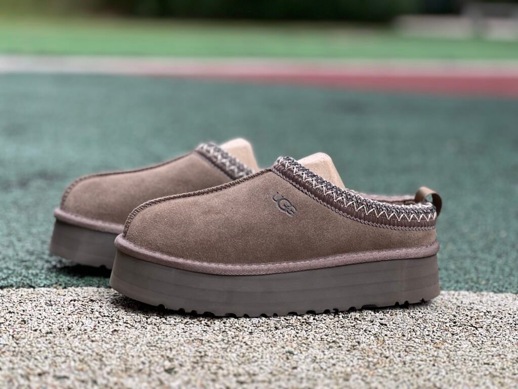 UGG Tazz II Slipper “Hickory” 1122553